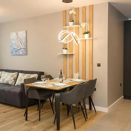 Modern Seaside Retreat 1bd By Flat Mаnager Apartment