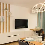 Modern Seaside Retreat 1bd By Flat Mаnager Apartment *