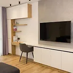 Modern Seaside Retreat 1bd By Flat Mаnager Apartment